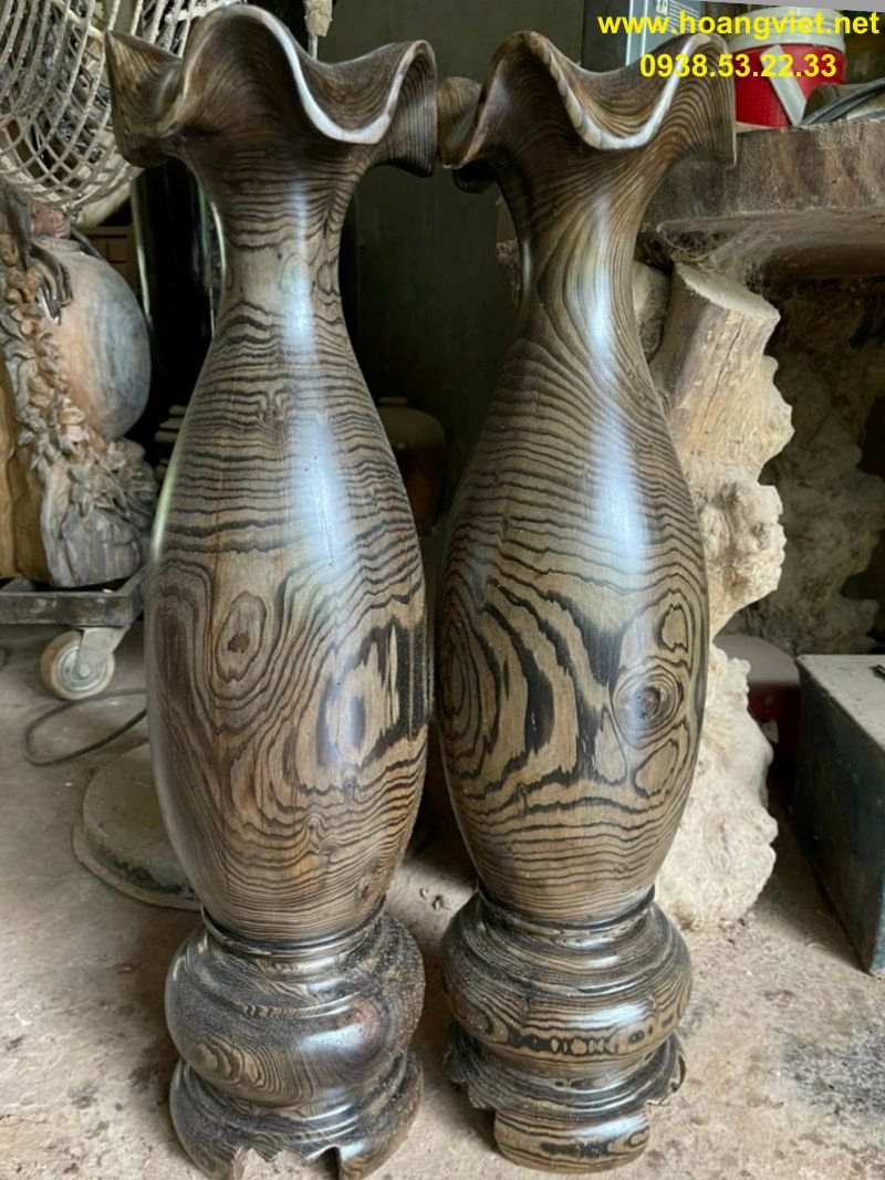 Lục bình tỳ bà gỗ thủy tùng cao 63cm đường kính 18cm Lục bình tỳ bà gỗ thủy tùng cao 63cm đường kính 18cm