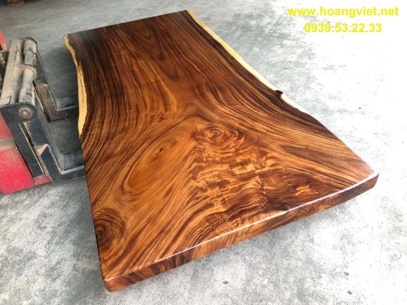 Mặt bàn gỗ me tây nguyên tấm vân đẹp rộng 1m dày 7cm dài 2m3 Mặt bàn gỗ me tây nguyên tấm vân đẹp rộng 1m dày 7cm dài 2m3