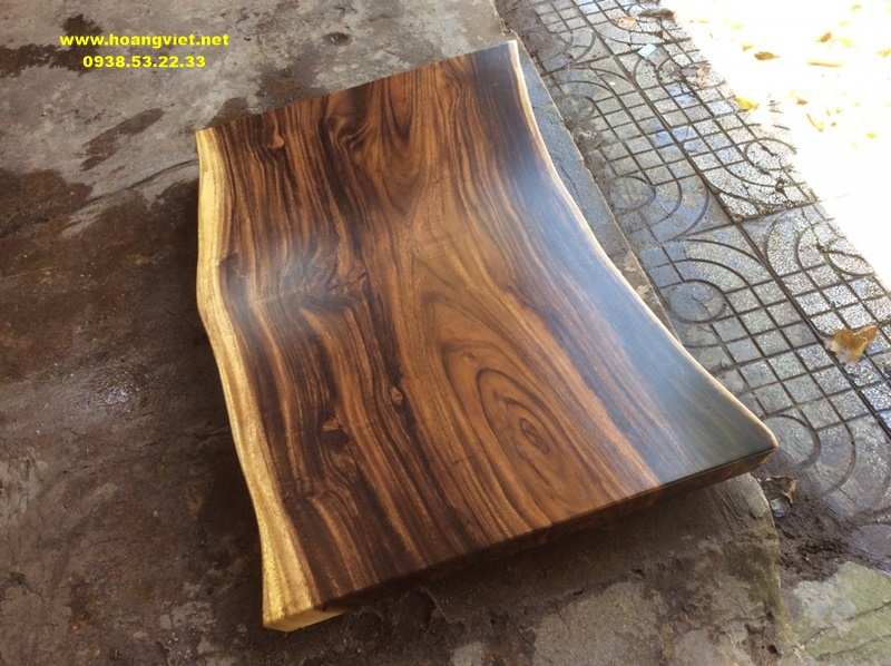 Mặt bàn gỗ me tây 1m2 cạnh tự nhiên đẹp.