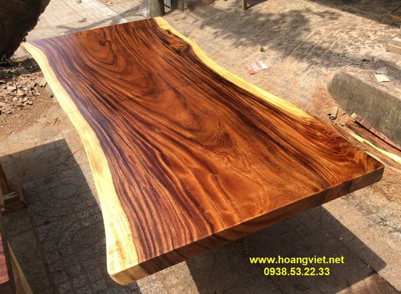 Mặt bàn cạnh tự nhiên gỗ me tây dày 5cm Mặt bàn cạnh tự nhiên gỗ me tây dày 5cm