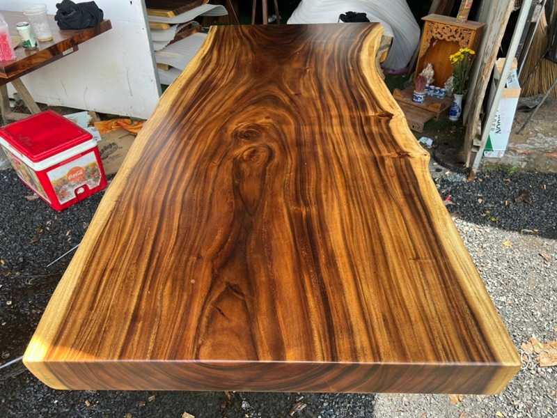 Mặt bàn gỗ me tây nguyên tấm cạnh tự nhiên