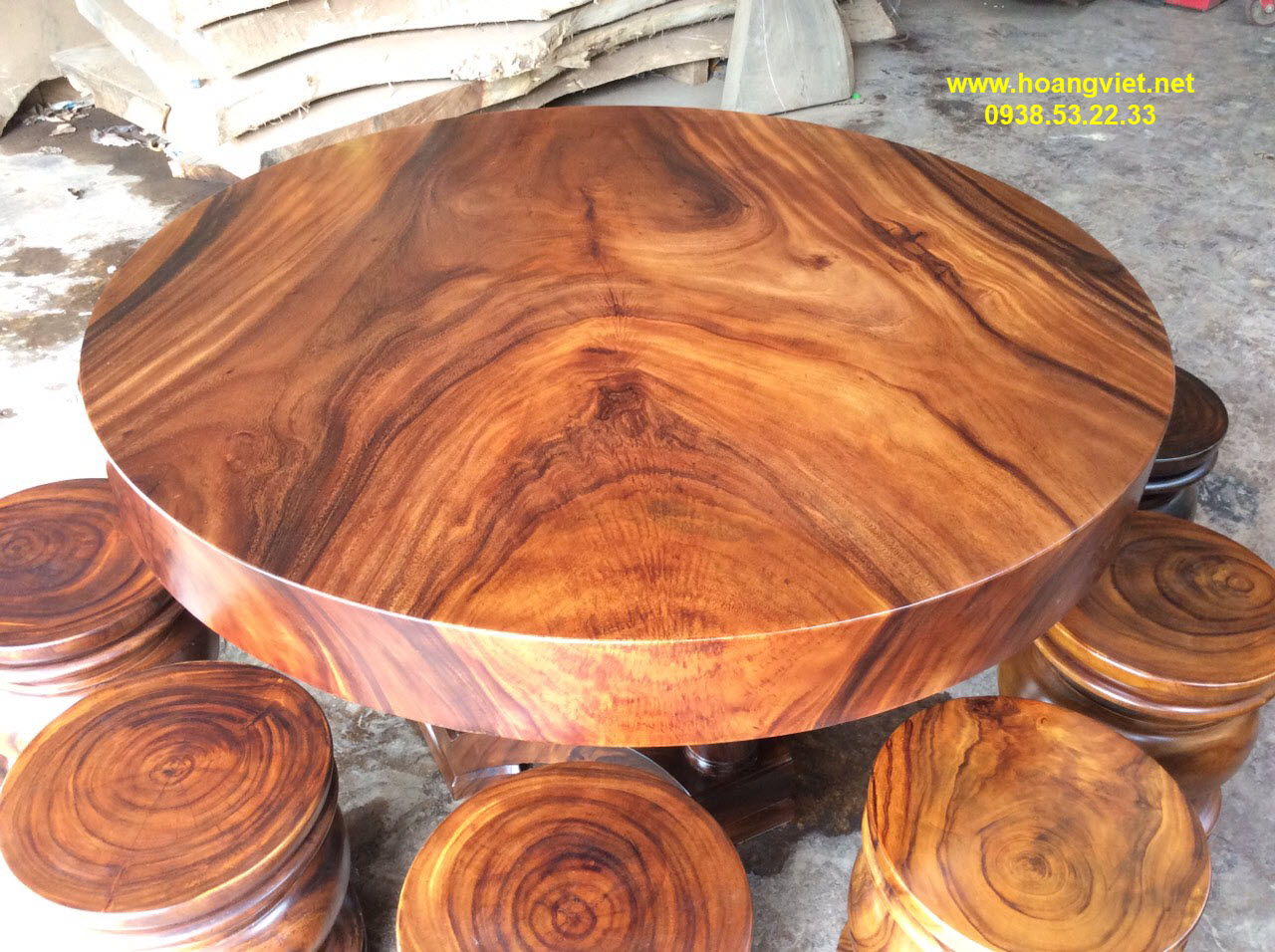 Mặt bàn tròn gỗ còng nguyên tấm đường kính 148cm dày 15cm Mặt bàn tròn gỗ còng nguyên tấm đường kính 148cm dày 15cm