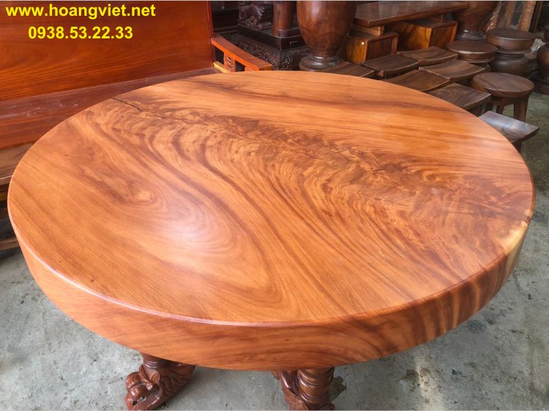 Mặt bàn tròn gỗ gõ đỏ nguyên khối đường kính 1m33 dày 12cm Mặt bàn tròn gỗ gõ đỏ nguyên khối đường kính 1m33 dày 12cm