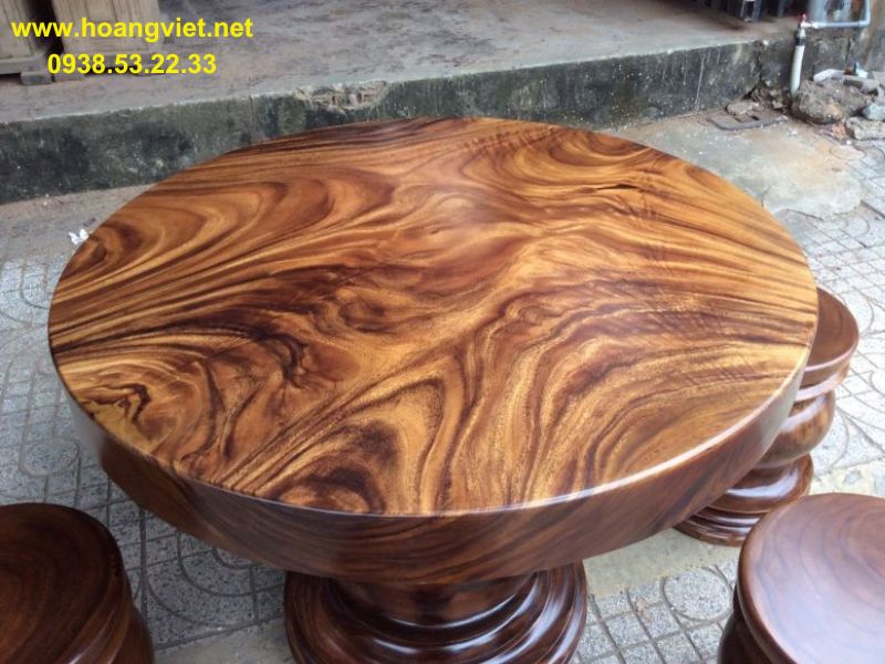Mặt bàn tròn gỗ me tây với hệ vân tuyêt đẹp Mặt bàn tròn gỗ me tây với hệ vân tuyêt đẹp