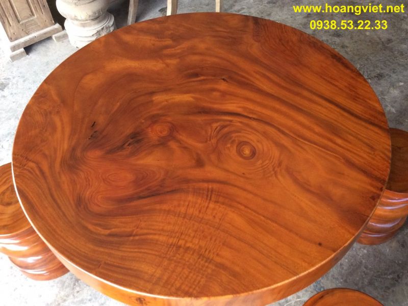 Mặt bàn tròn gỗ me tây sơn màu đỏ Mặt bàn tròn gỗ me tây sơn màu đỏ