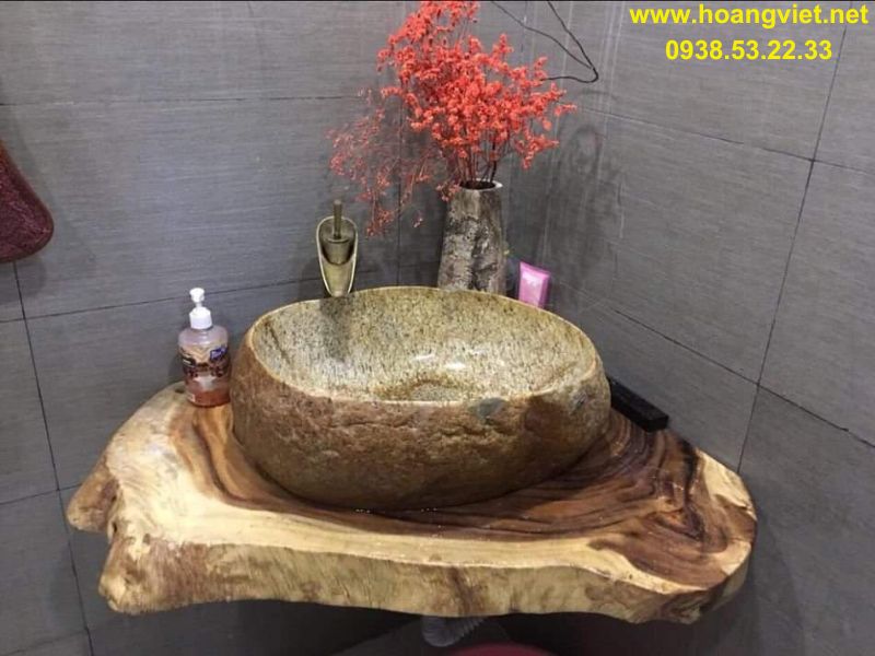Mặt bàn tròn lavabo gỗ me tây cạnh tự nhiên. Mặt bàn tròn lavabo gỗ me tây cạnh tự nhiên.