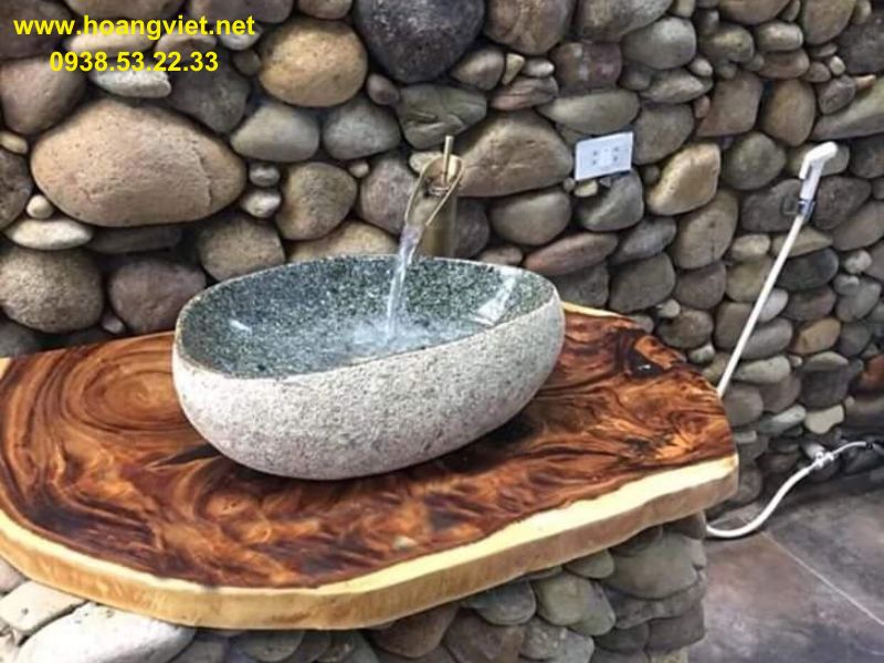 Mặt bàn tròn lavabo gỗ me tây cạnh tự nhiên. Mặt bàn tròn lavabo gỗ me tây cạnh tự nhiên.