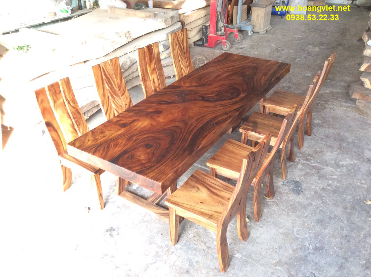 Mẫu bàn ăn đẹp bằng gỗ tự nhiên 8 ghế gỗ me tây Mẫu bàn ăn đẹp bằng gỗ tự nhiên 8 ghế gỗ me tây