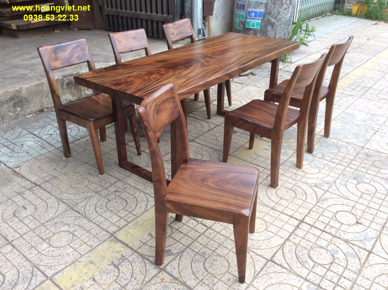 Mẫu bàn ăn đẹp bằng gỗ tự nhiên nguyên khối Mẫu bàn ăn đẹp bằng gỗ tự nhiên nguyên khối