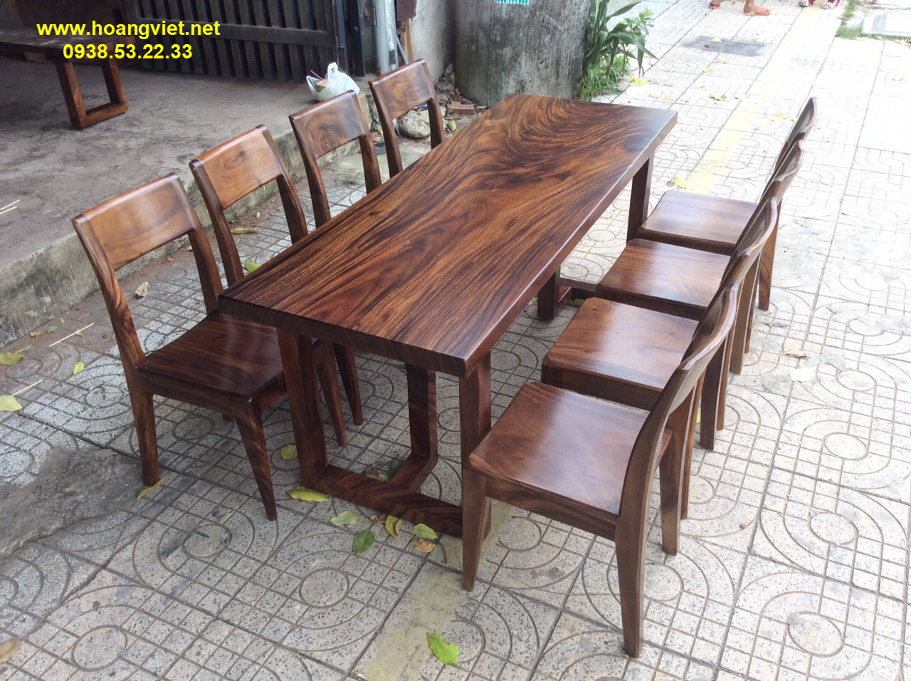 Mẫu bàn ăn gỗ nguyên khối đẹp giá rẻ. Mẫu bàn ăn gỗ nguyên khối đẹp giá rẻ.