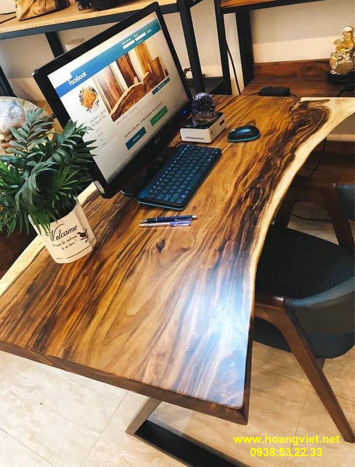 Mẫu bàn làm việc gỗ me tây với màu nâu sang trọng Mẫu bàn làm việc gỗ me tây với màu nâu sang trọng