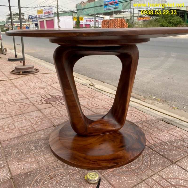 Chân bàn tròn dạng xoắn nghệ thuật Chân bàn tròn dạng xoắn nghệ thuật