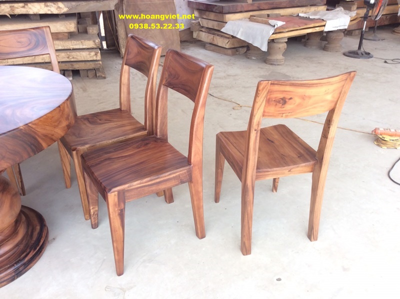 Bộ bàn ăn tròn 6 ghế gỗ me tây với vân gỗ tuyệt đẹp.