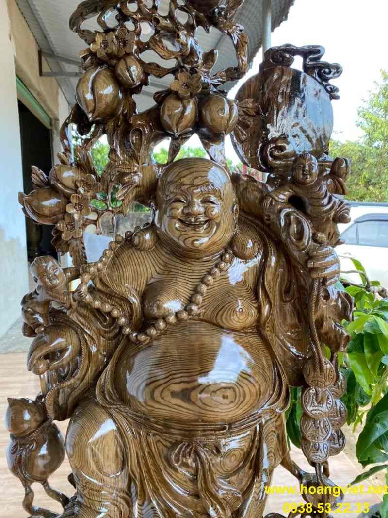 Phật di lặc gỗ thủy tùng cao 1m64 rộng 64cm sâu 35cm Phật di lặc gỗ thủy tùng cao 1m64 rộng 64cm sâu 35cm