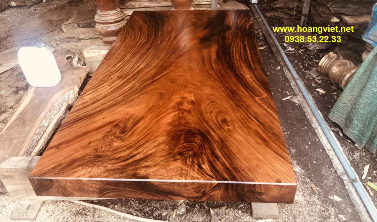 Sập gỗ me tây rộng 1m6 dày 20cm dài 320cm. Sập gỗ me tây rộng 1m6 dày 20cm dài 320cm.