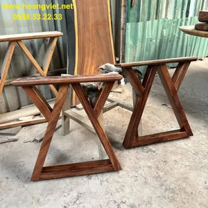 Chân A bằng gỗ me tây rộng 60cm cao 70cm.