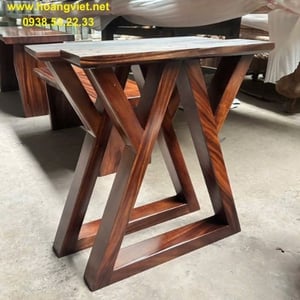 Chân A bằng gỗ me tây rộng 60cm cao 70cm.
