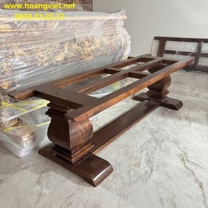 Chân bàn gỗ me tây lắp mặt đá tự nhiên rộng 80cm cao 73cm dài 2m6