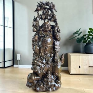 Phật di lặc đứng lân gỗ thủy tùng cao 1m27 rộng 50cm sâu 35cm