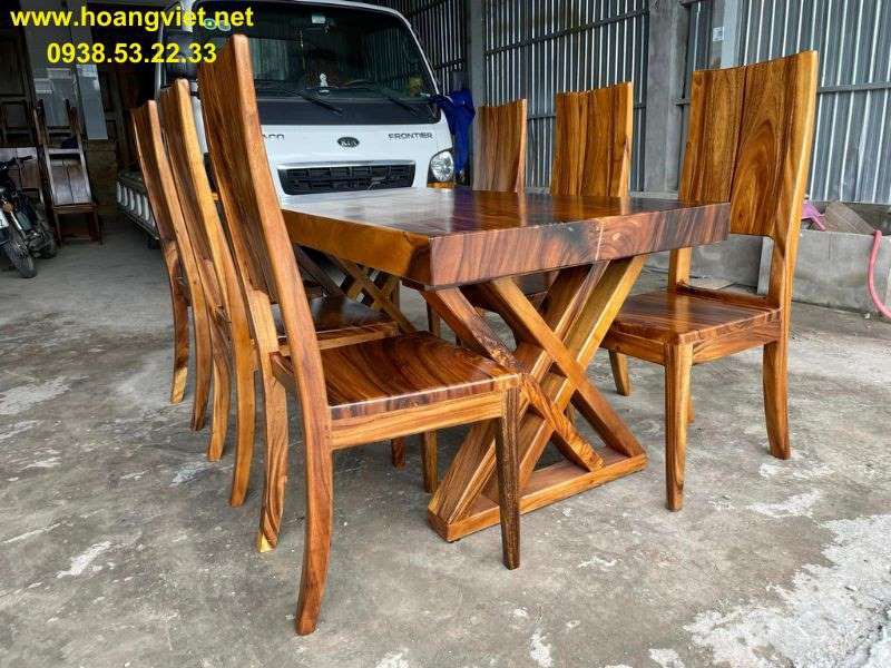 Khám phá mẫu bàn ăn mặt gỗ nguyên tấm 6 ghế cao cấp