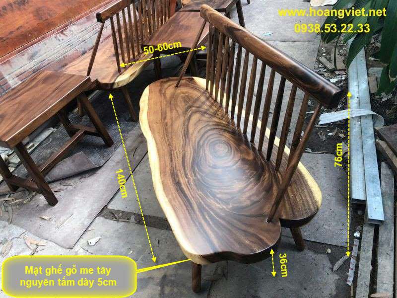 Ghế băng dài gỗ me tây với tựa lưng bằng nan gỗ nghệ thuật
