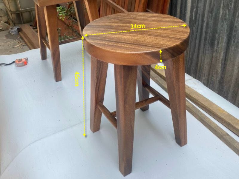 Sự đơn giản và bền đẹp của ghế đôn gỗ tròn