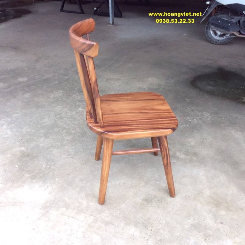 Ghế Pinnstol gỗ me tây với thiết kế đẹp và cứng cáp.