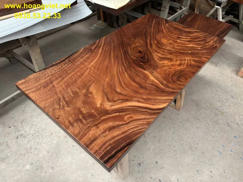 Mặt bàn gỗ me tây 1m4 tôn vinh vẻ đẹp mộc mạc đơn giản