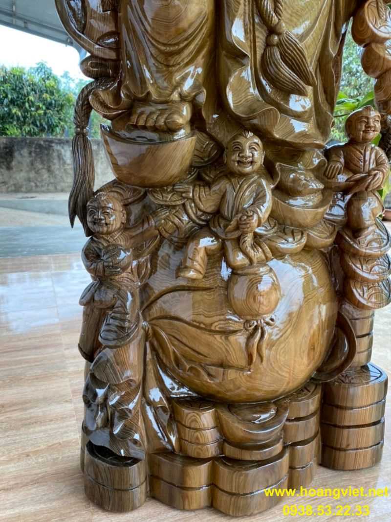 Tượng di lặc bằng gỗ thủy tùng cao 1m5 rộng 58cm Tượng di lặc bằng gỗ thủy tùng cao 1m5 rộng 58cm
