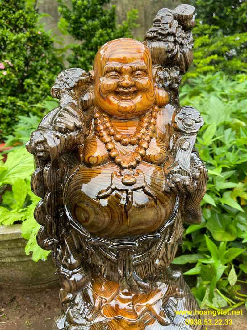 Tượng di lặc đứng đẹp bằng gỗ thủy tùng cao 60cm rộng 26cm Tượng di lặc đứng đẹp bằng gỗ thủy tùng cao 60cm rộng 26cm