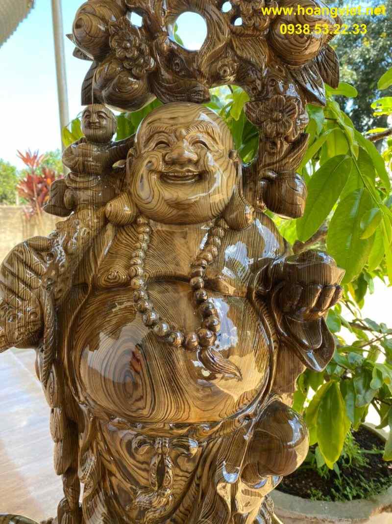 Tượng di lặc gỗ thủy tùng đứng cá chép Tượng di lặc gỗ thủy tùng đứng cá chép