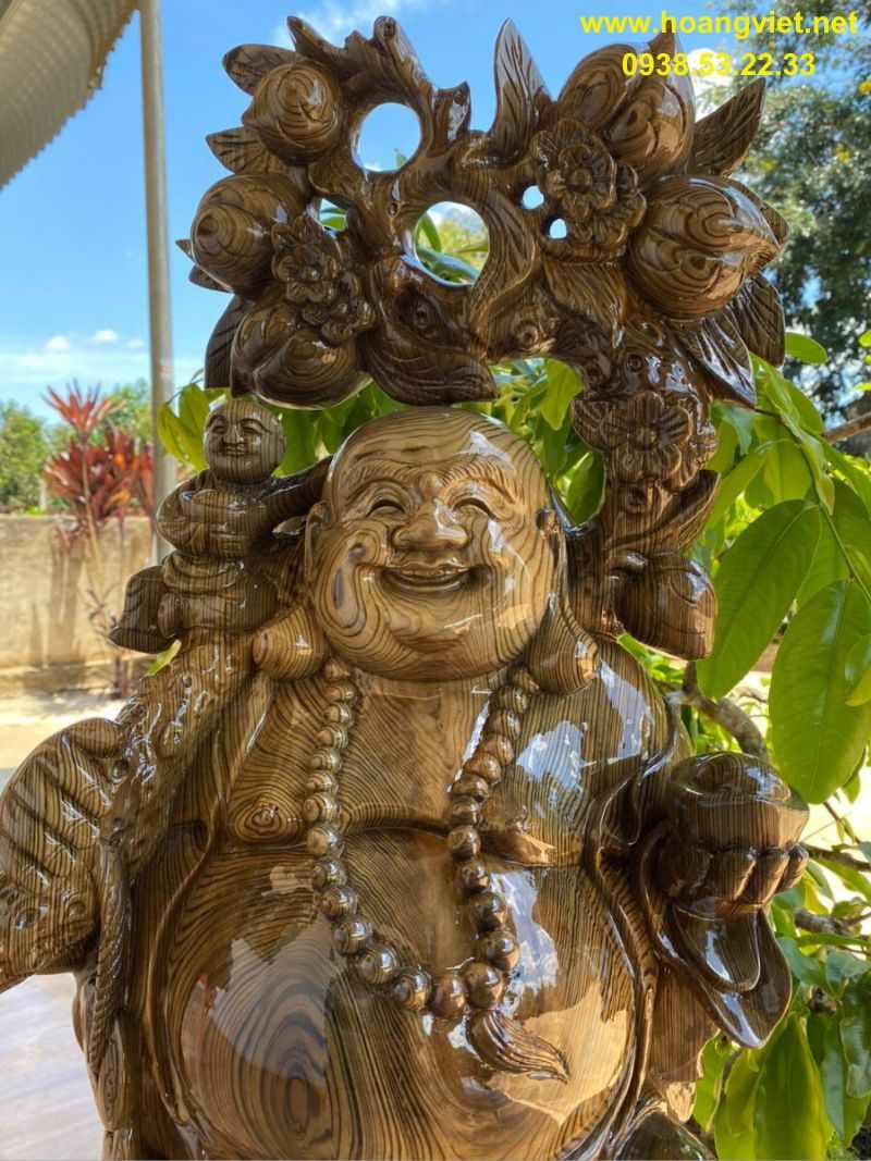 Tượng di lặc gỗ thủy tùng đứng cá chép Tượng di lặc gỗ thủy tùng đứng cá chép