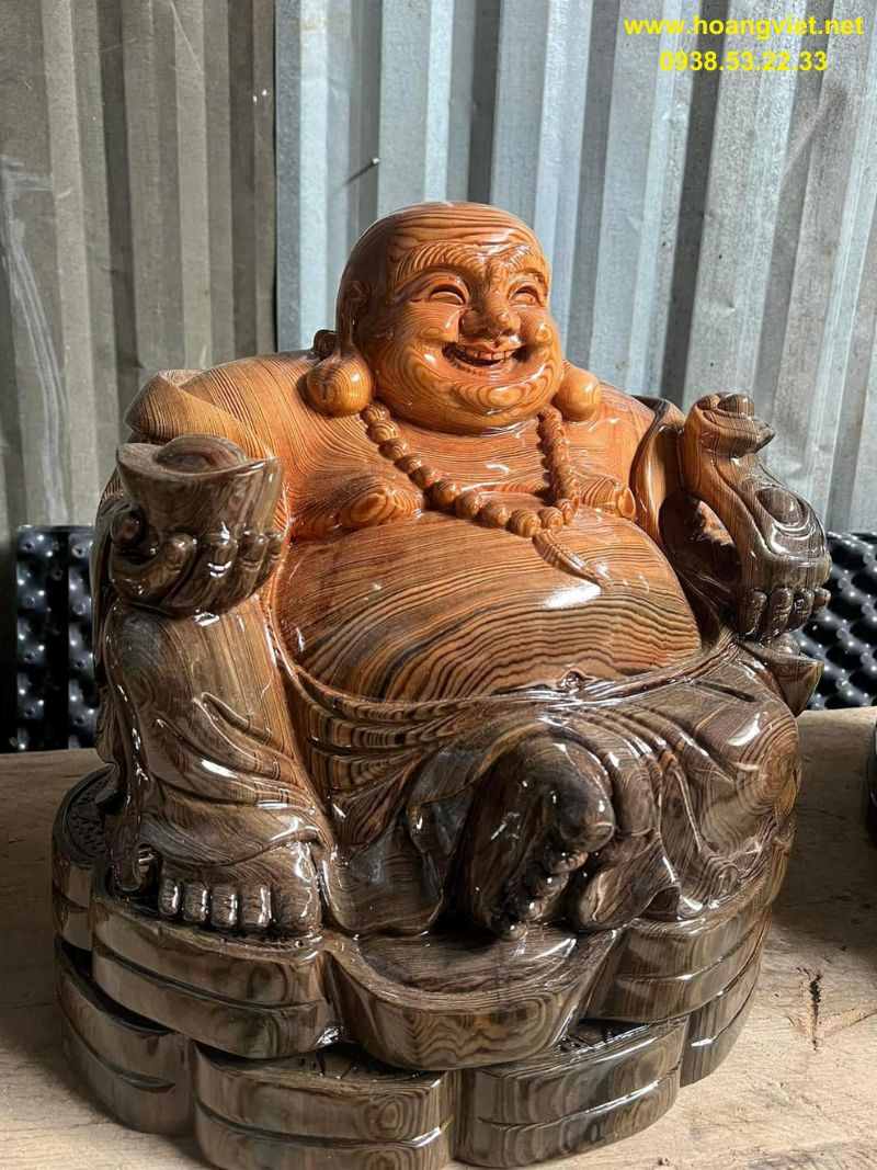 Tượng phạt di lạc ngồi tiền gỗ thủy tùng cao 40cm rộng 39cm Tượng phạt di lạc ngồi tiền gỗ thủy tùng cao 40cm rộng 39cm