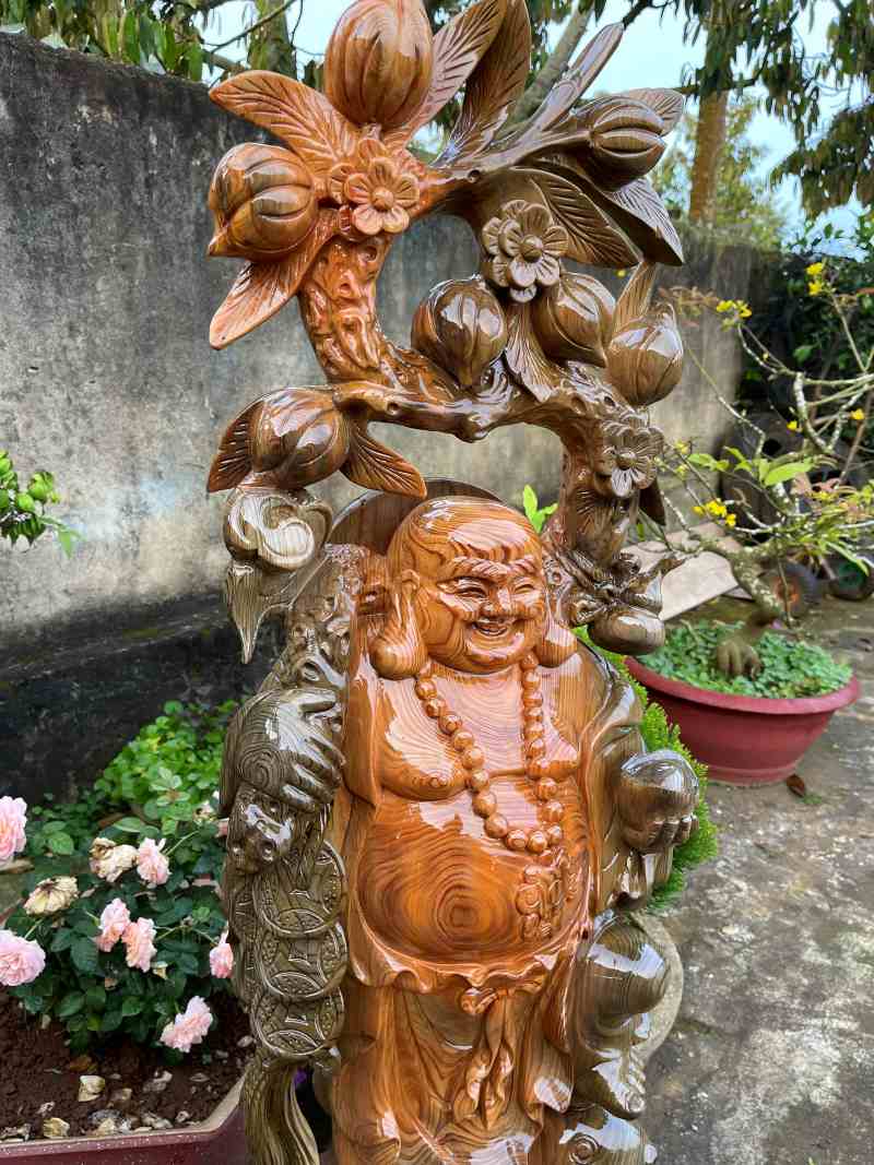 Tượng phật di lạc đứng cá chép gỗ thủy tùng Tượng phật di lạc đứng cá chép gỗ thủy tùng