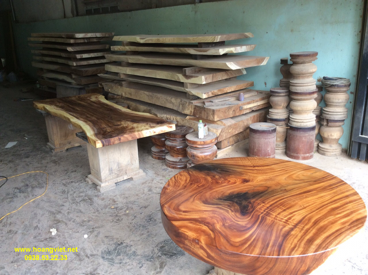 Xưởng gia công và sản xuất mặt bàn gỗ me tây Xưởng gia công và sản xuất mặt bàn gỗ me tây