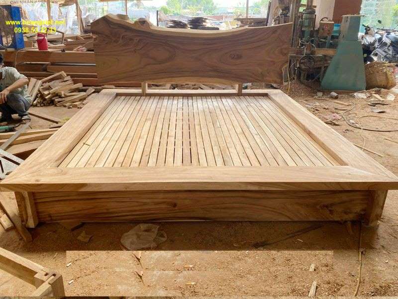 Xưởng gia công giường gỗ thịt me tây Xưởng gia công giường gỗ thịt me tây
