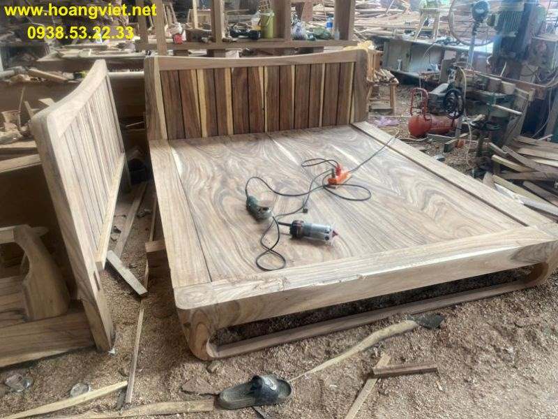 Xưởng sản xuất giường gỗ tự nhiên me tây Xưởng sản xuất giường gỗ tự nhiên me tây