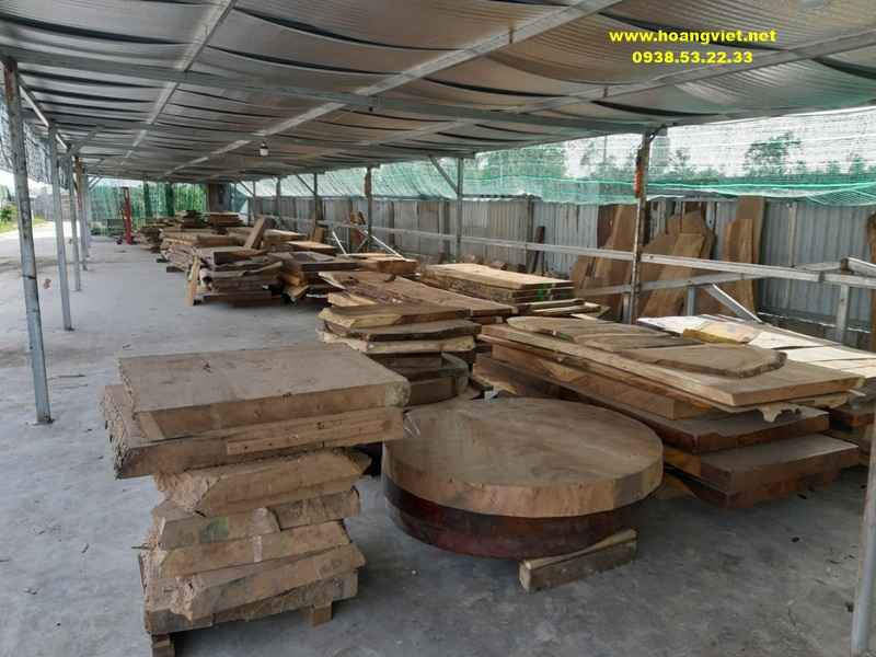 Xưởng bàn ghế gỗ tại công ty Hoàng Việt Xưởng bàn ghế gỗ tại công ty Hoàng Việt