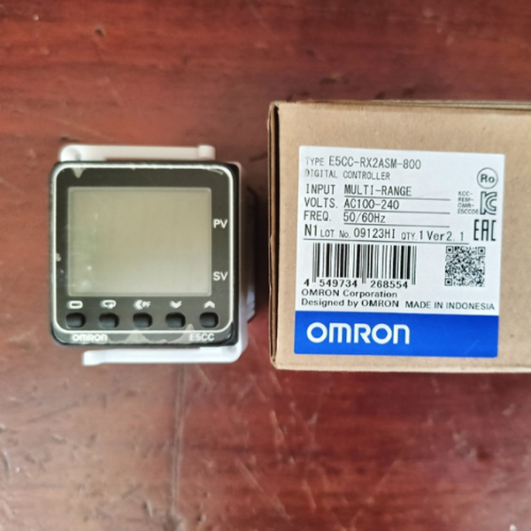 Bộ điều khiển nhiệt độ Omron E5CC-RX2ASM-800