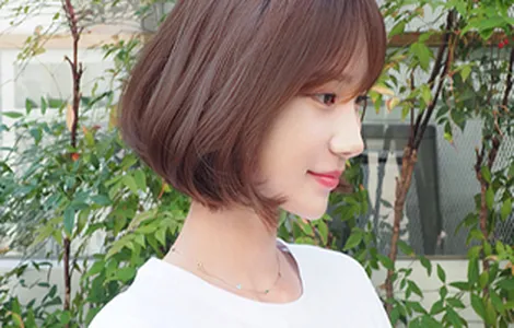 Màu tóc nhuộm ra nắng đẹp mà vào bóng râm nhìn lại càng sang