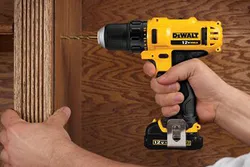Máy khoan pin Dewalt có xuất xứ từ nước nào? Có tốt không?