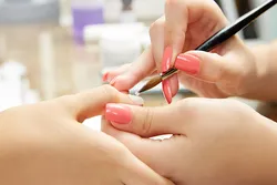 3 Cách đơn giản giúp nàng tự làm móng tay đẹp