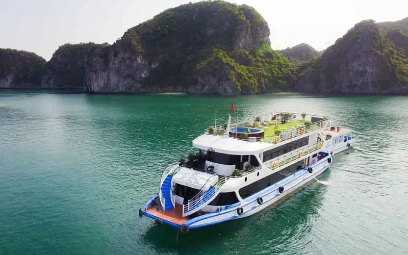 Du Thuyền Ngày La Casta